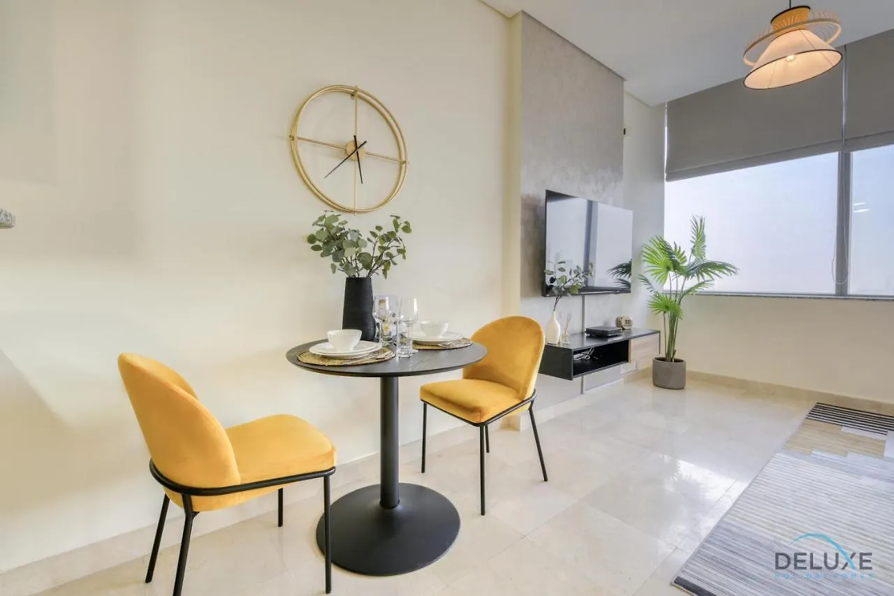 Best Price Cozy Studio Near To Metro & Prime Location By Deluxe Holiday Homes 迪拜 公寓